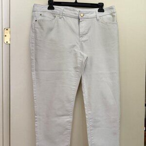 Jennifer Lopez 14 petite white Capri's